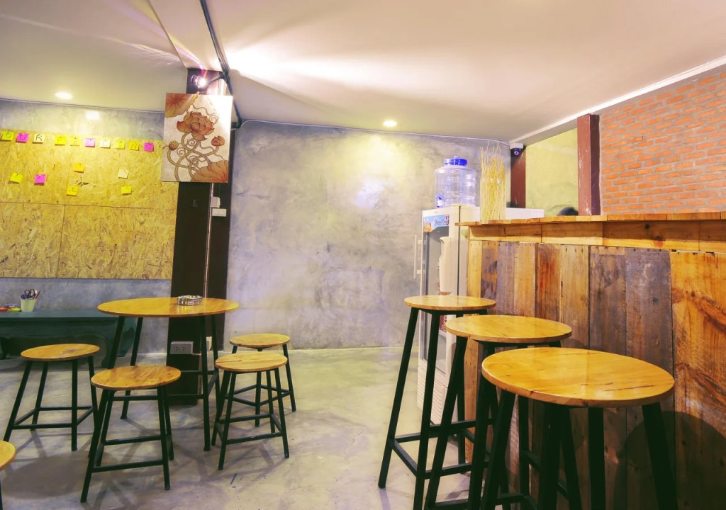 Manon Hostel