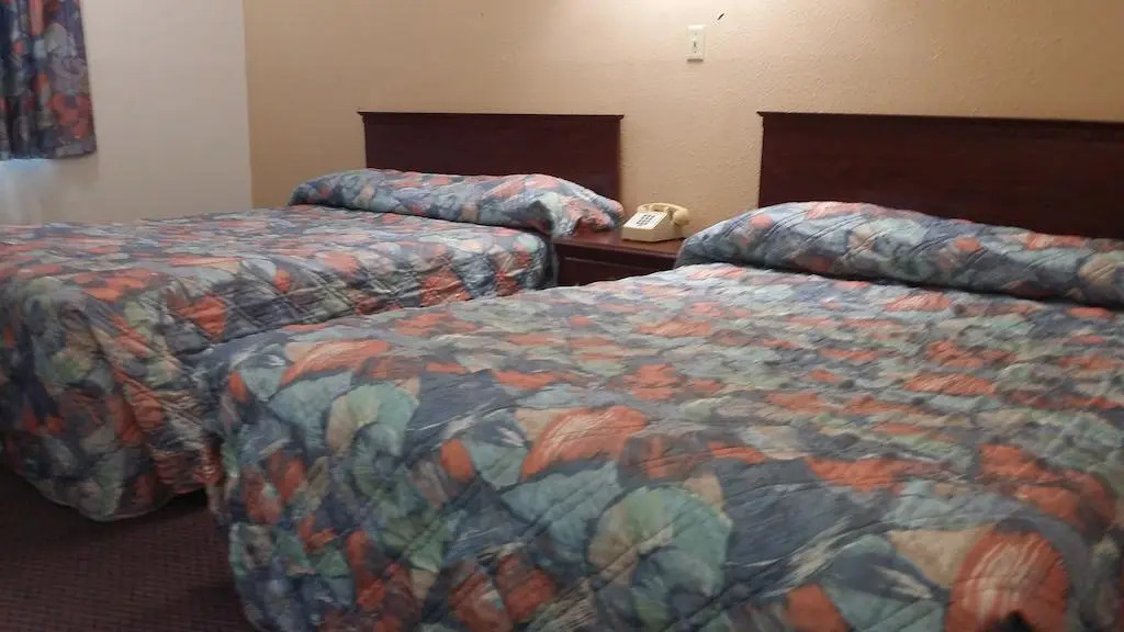 Value Inn & Suites Salina
