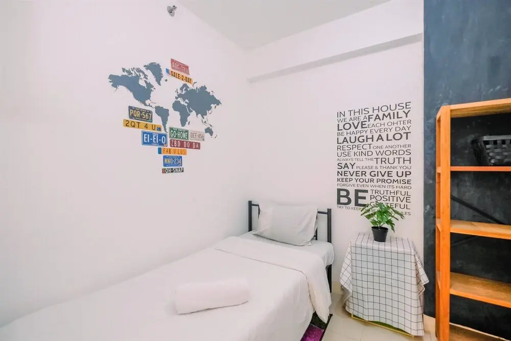 Warm And Cozy 2Br At Low Floor Bassura City Apartment