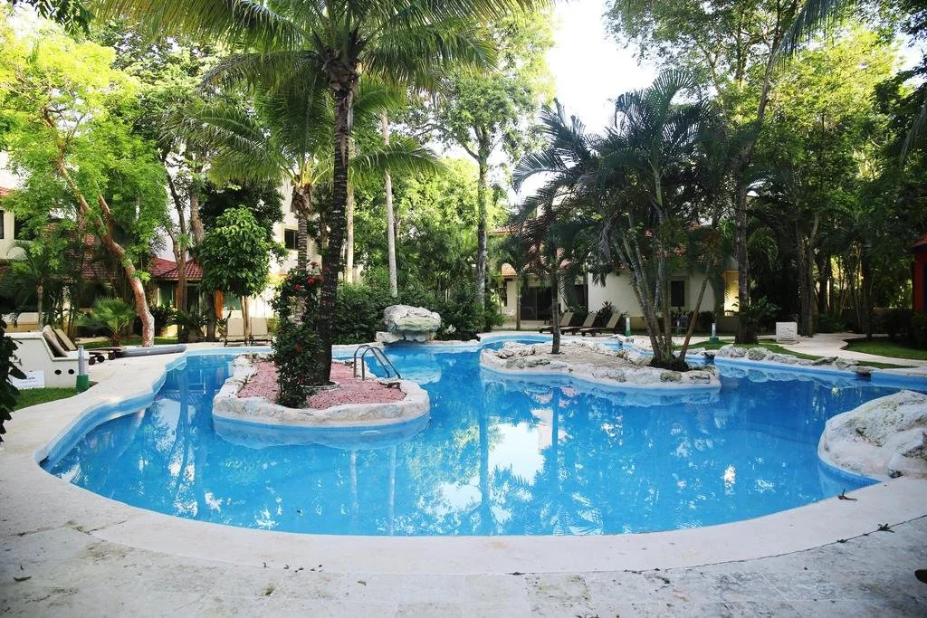 Latinos Luxury Suites
