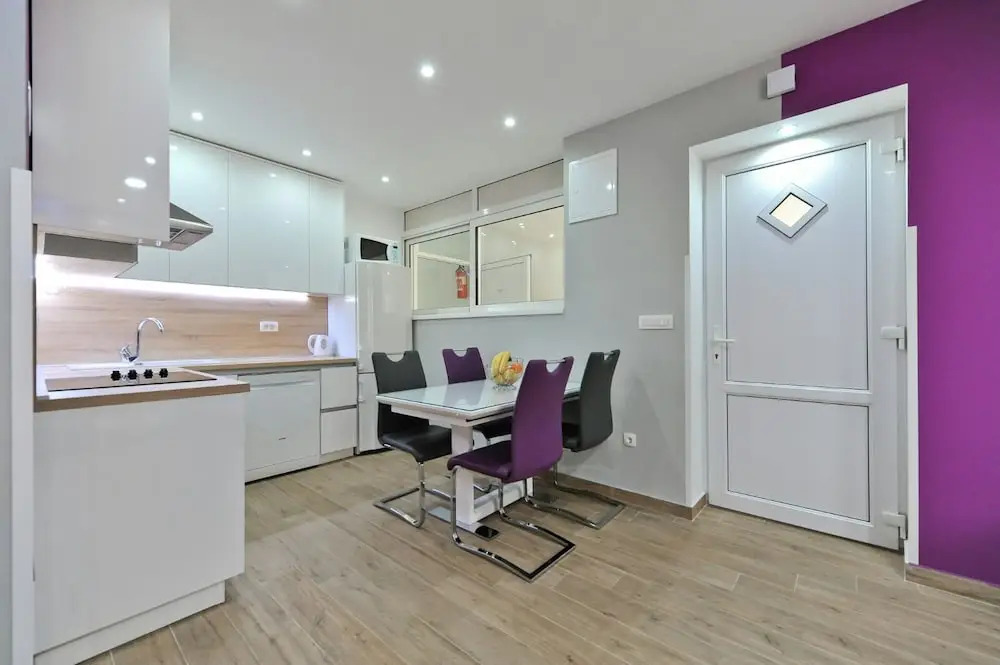 Apartment Purple Summer City