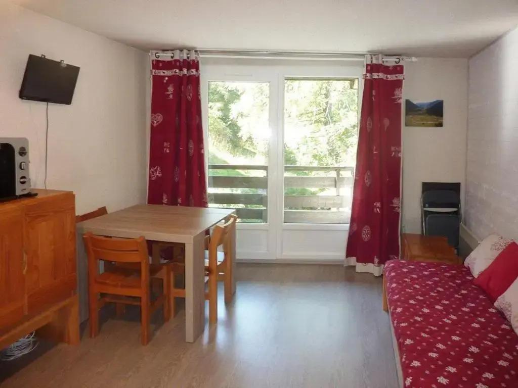 Appartement Les Orres, 2 pièces, 6 personnes - FR-1-322-340