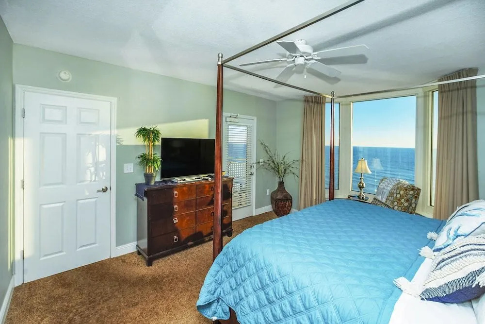 Emerald Beach 1130 210139 by RedAwning