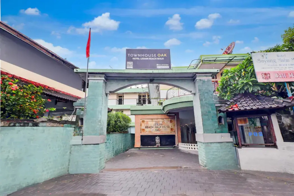 Townhouse Oak Legian Near Legian Beach Formerly Sayang Maha Merta