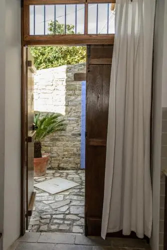 Kozakos Luxury House