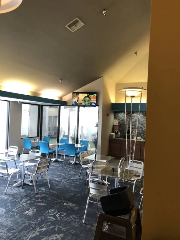 Clarion Inn & Suites Springfield
