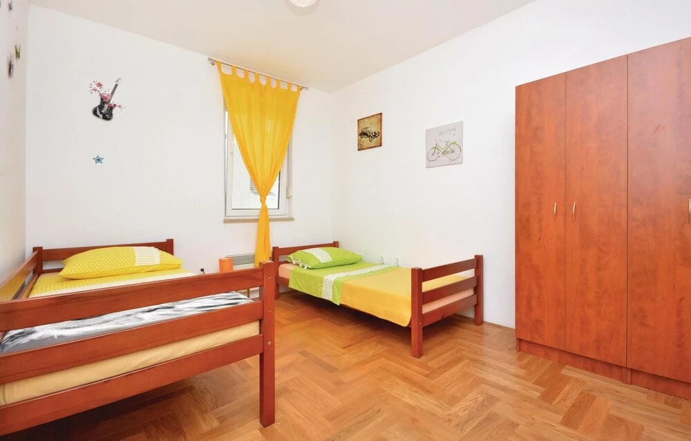 Amazing Home in Podstrana With Wifi and 2 Bedrooms