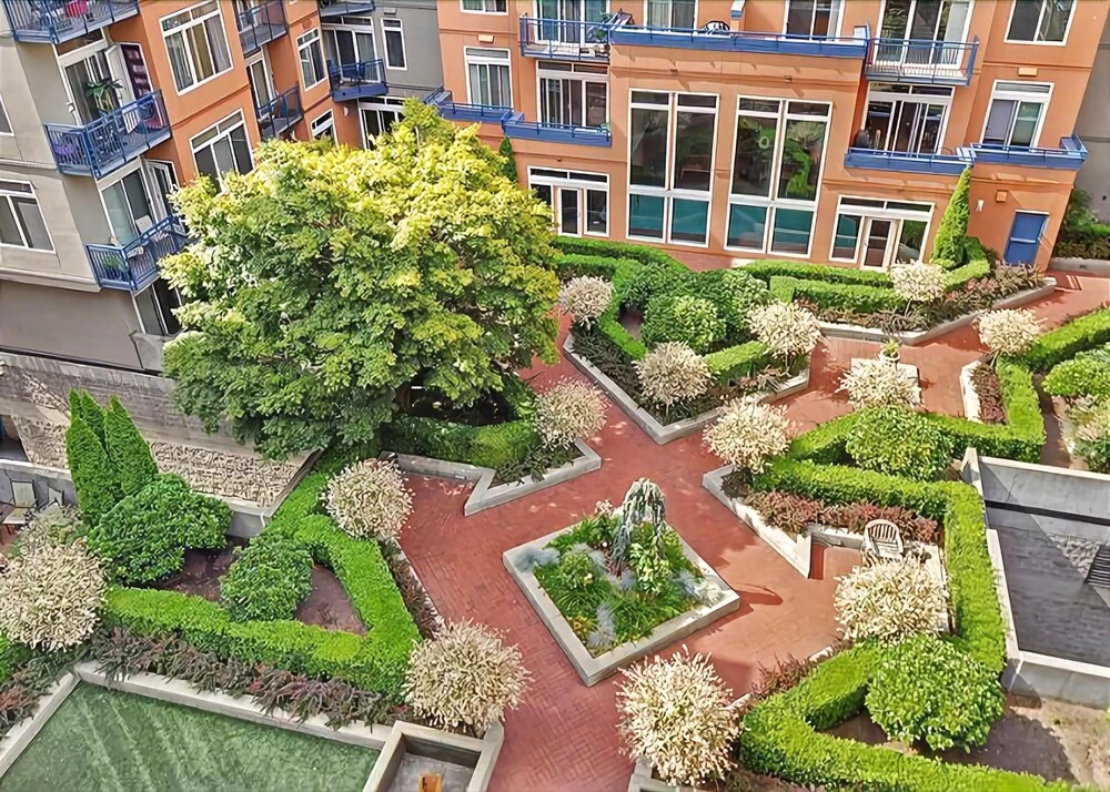 Belltown Court Suite Decadence - Two Bedroom Apartment with Balcony