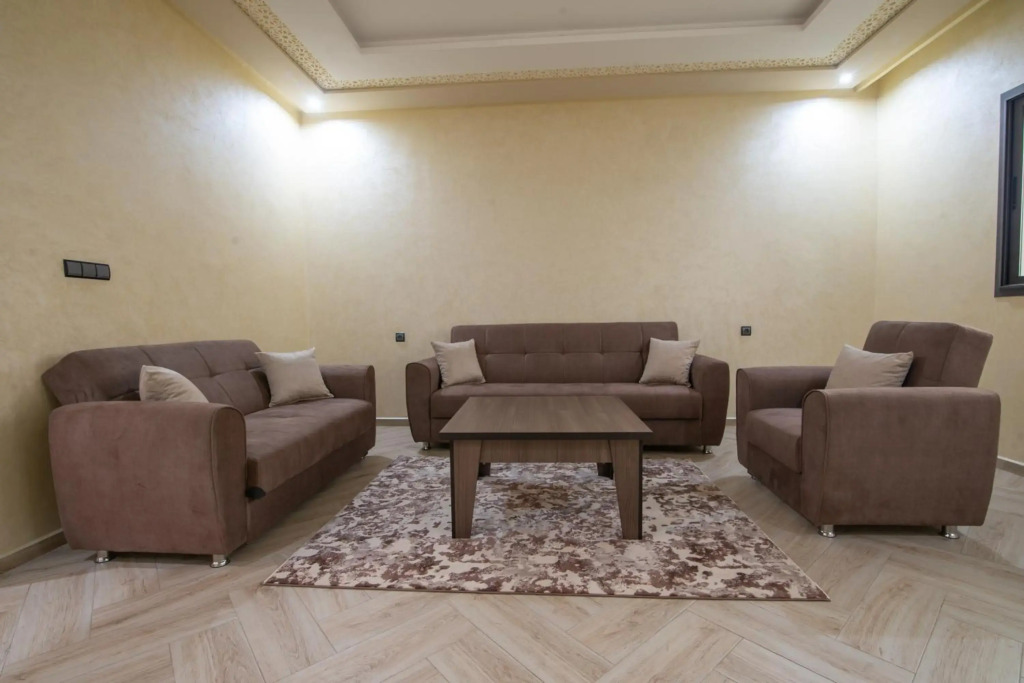 Adam's Apartments Private entry 6 min to Agadir Beach & Downtown ,Work Remotely Wi-Fi Fiber Optic 100MB, Free Parking Same Rules as Hotels
