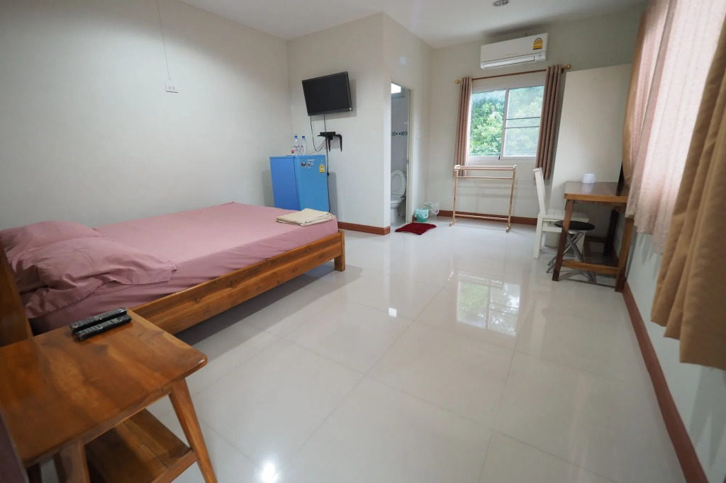 Sorn Waree Home place