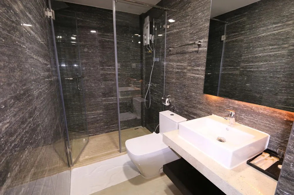 EASTLAND Hotel & Apartment