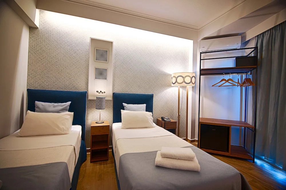 FALIREON HOTEL