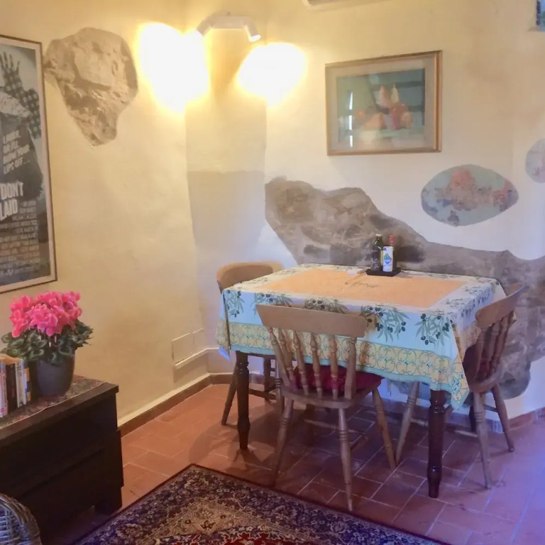 Adorable Tuscan Cottage With Beautiful Garden Just Outside Lucca, Sleeps 2