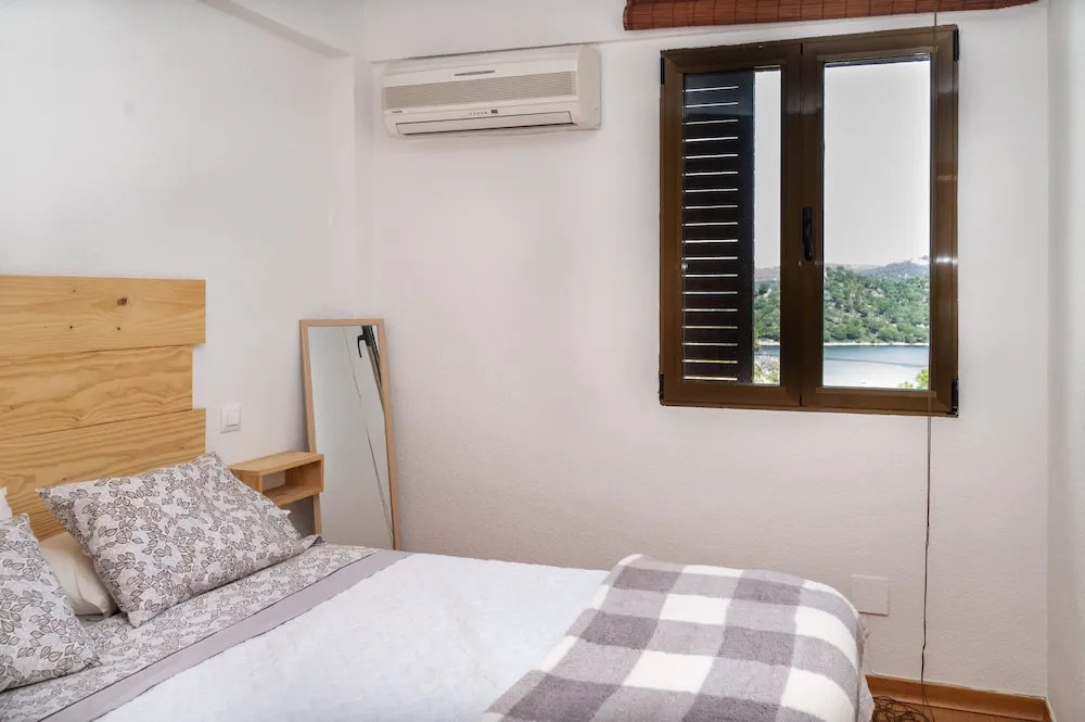 Apartment With Amazing Views to San Juan Lake