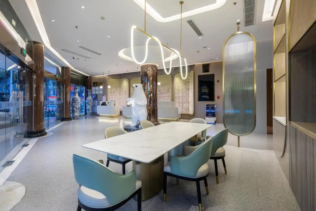 Xinhuating Business Hotel