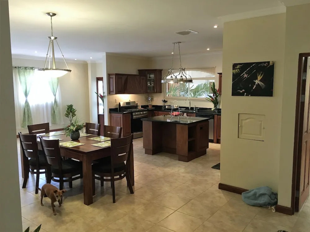 La Reserve #A4 Luxury Condo