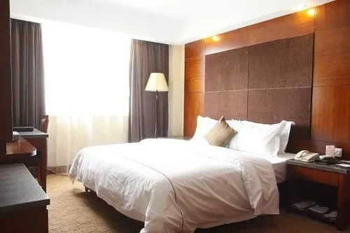 Hollyear Hotel