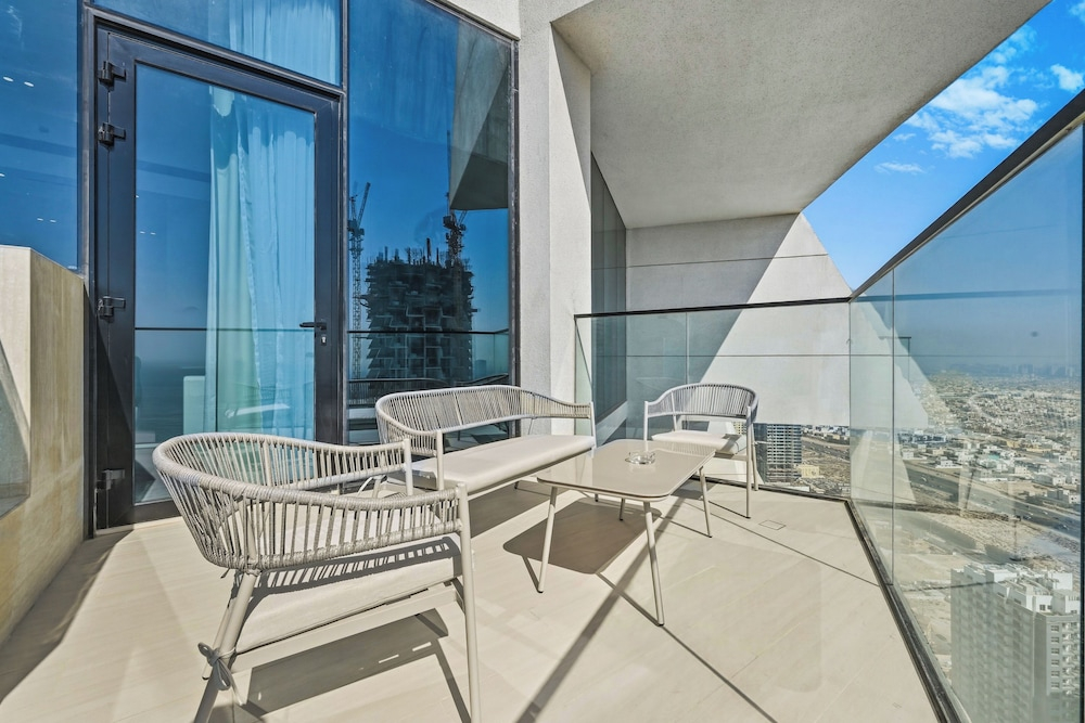 Bloomfields Iconic 1BR Binghatti Phanto
