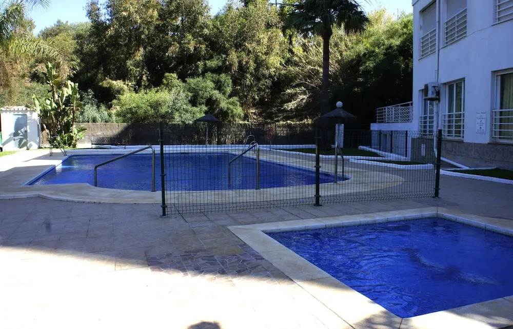 Apartment With one Bedroom in Calahonda, With Wonderful sea View, Pool Access and Wifi - 100 m From the Beach