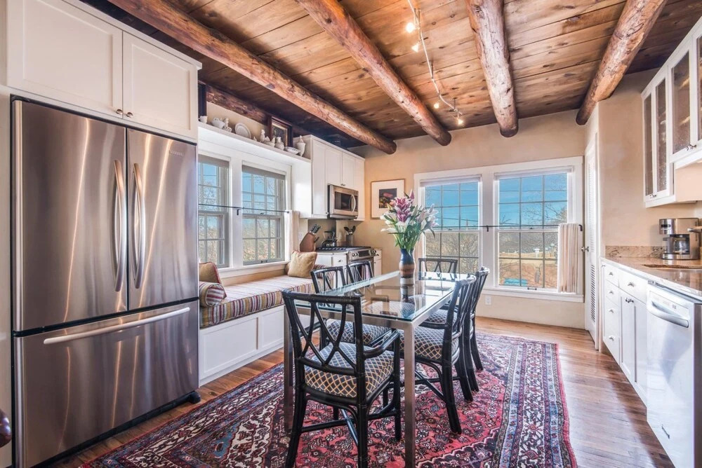 El Caminito - Magnificent East Side Home, Flooded With Light