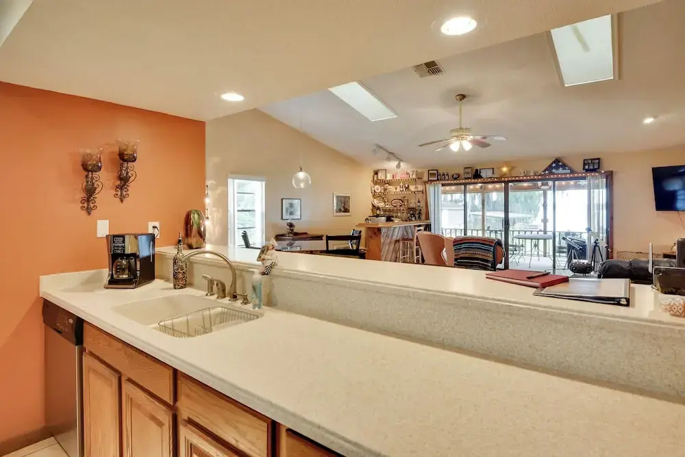 'pirate Cove' Home in Welaka: Dock & River Access!