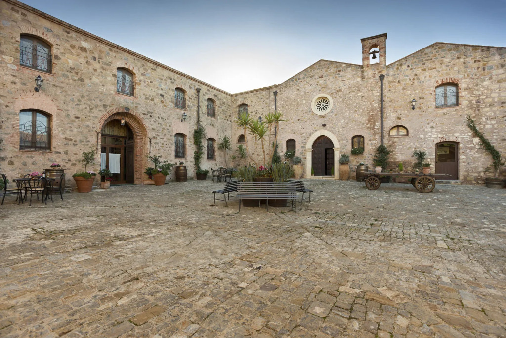 Relais Abbazia Santa Anastasia Resort & Winery