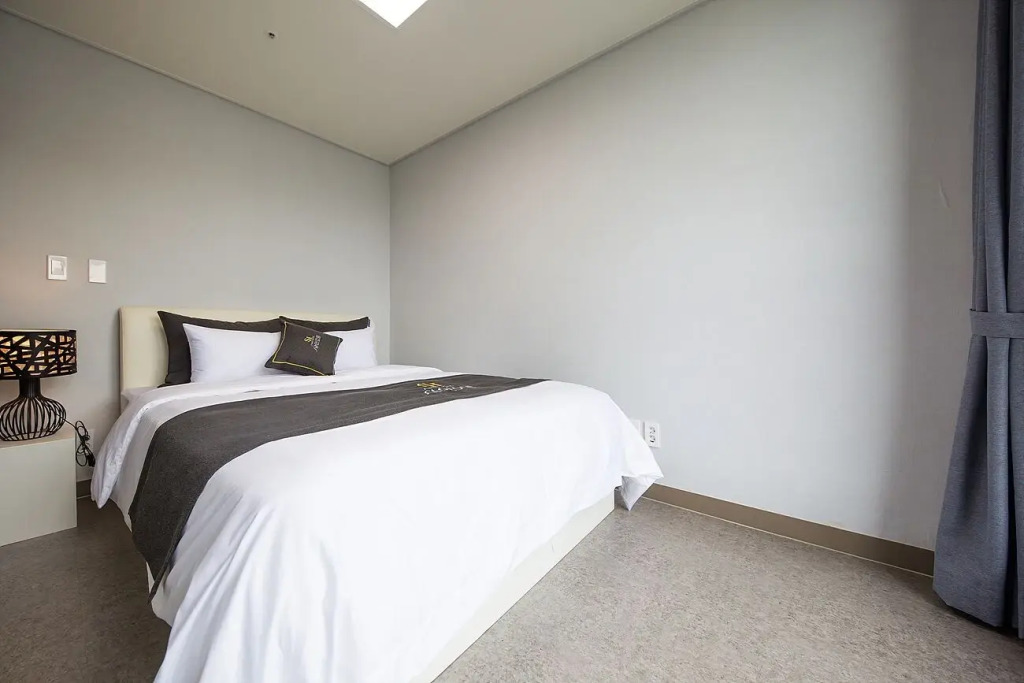 Shine Hotel