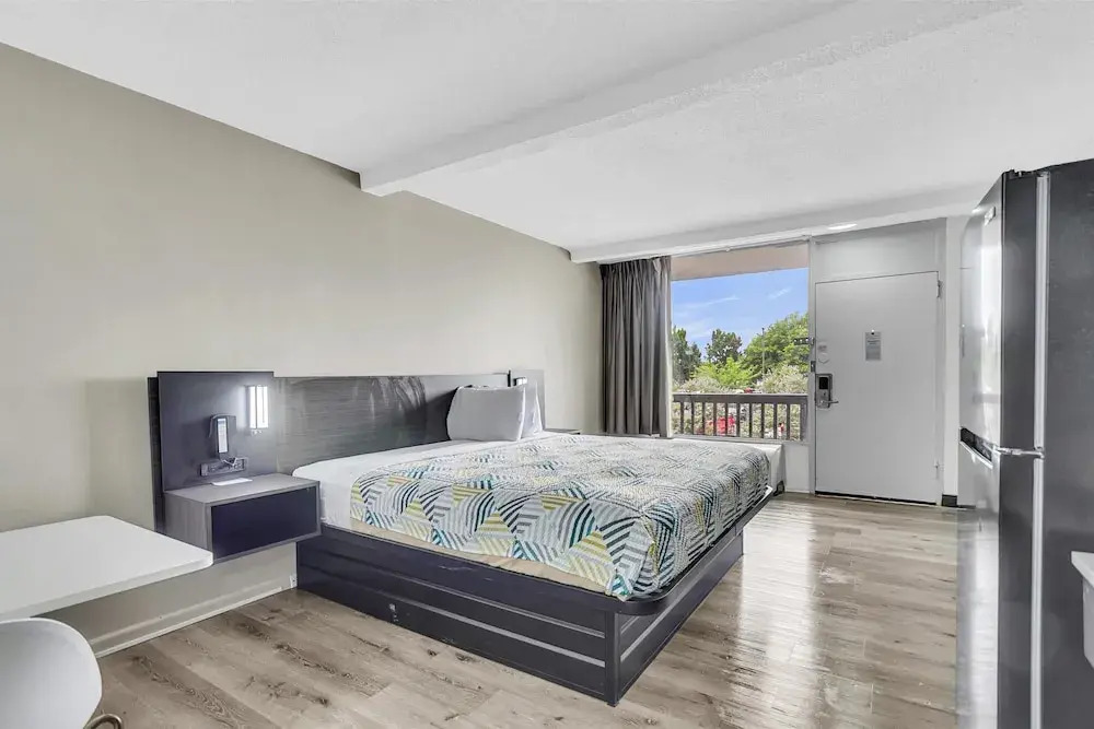 Studio 6 Extended Stay - Summerville, SC - Charleston
