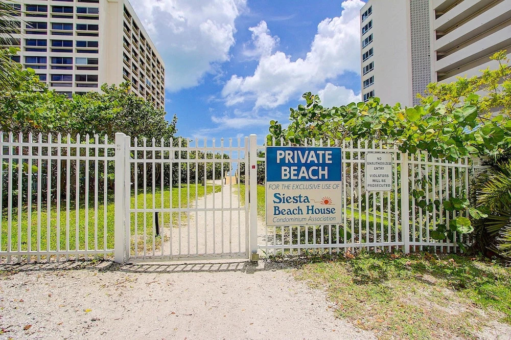 Siesta Beach House #312 2 Bedrooms 2 Bathrooms Apts