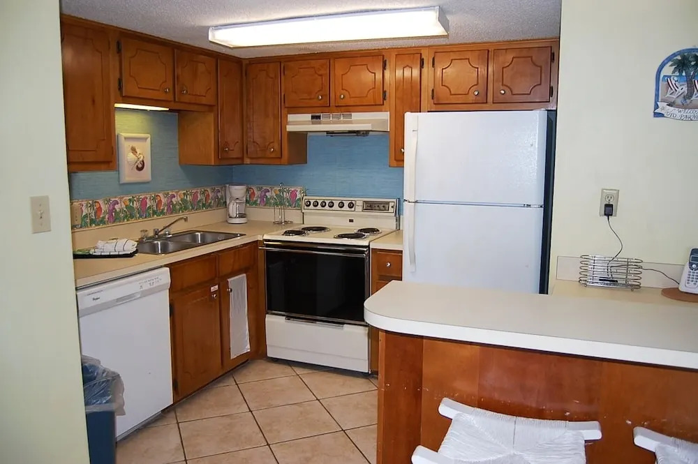 Island Winds East 409 condo