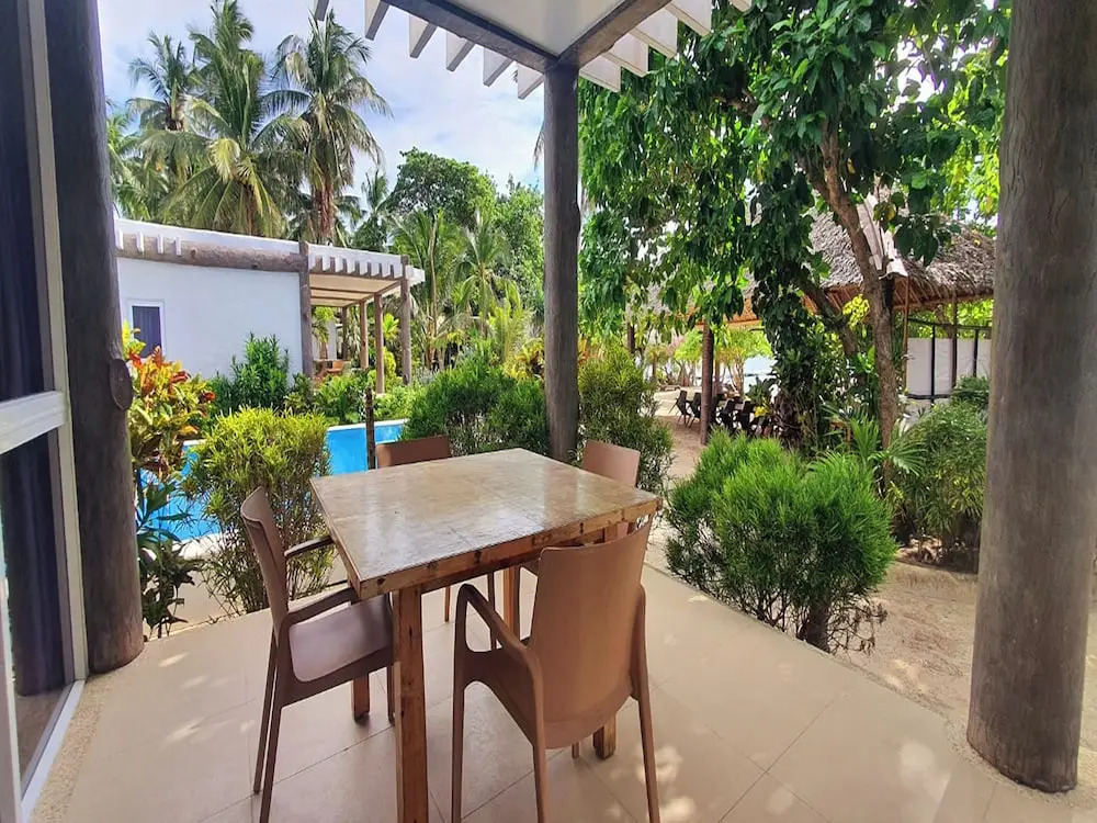 Pili Beach Resort Agmanic