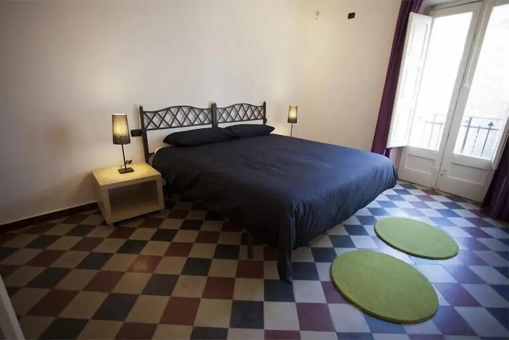 HomeHotels