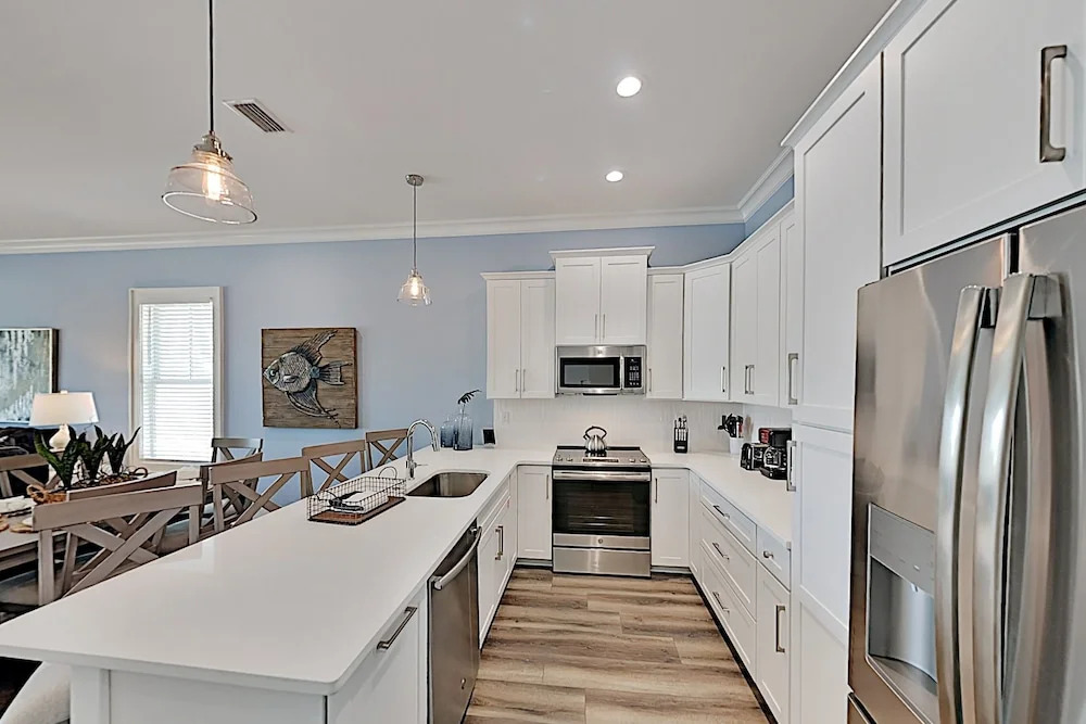 Luxury On Lagoon W/ Pool Steps To Beach! 4 Bedroom Cottage