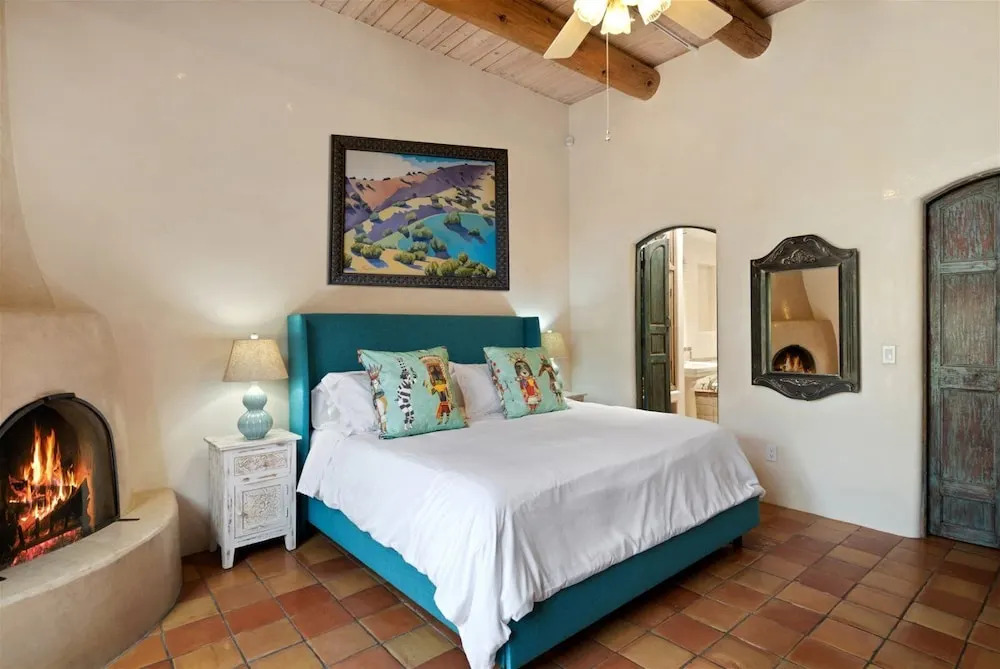 Casa Artista - A Work Of Art, One Block to Canyon Rd