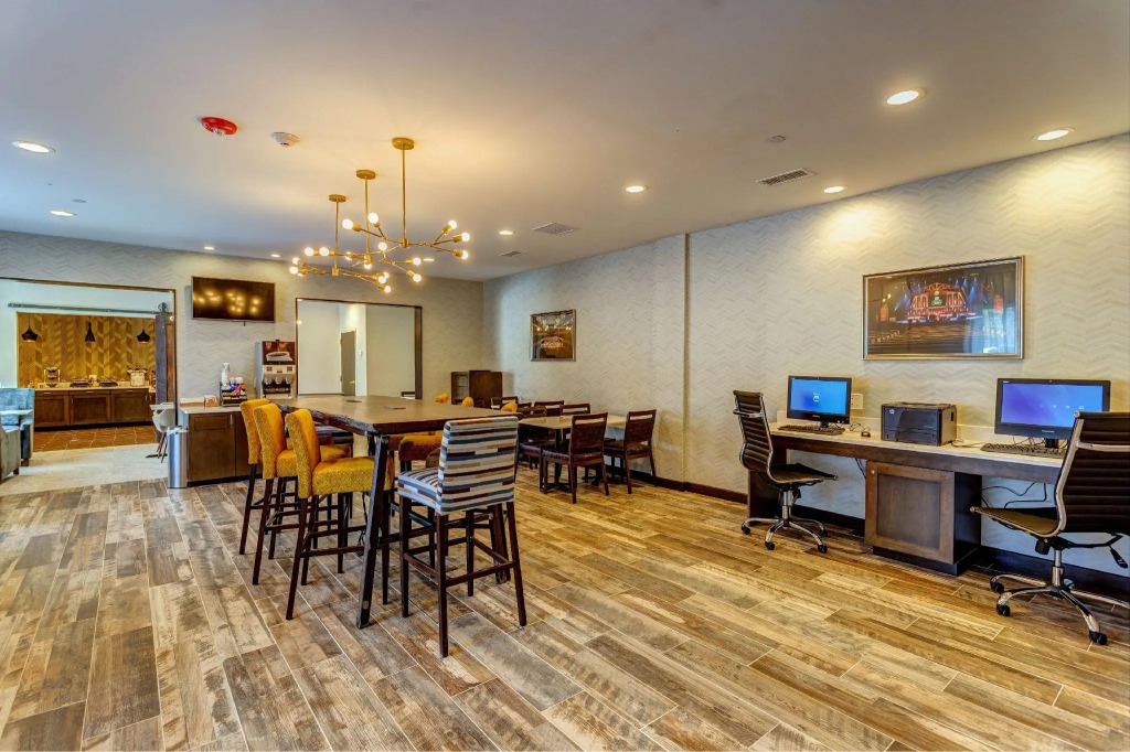 Best Western Plus Nashville Airport Hotel - BNA