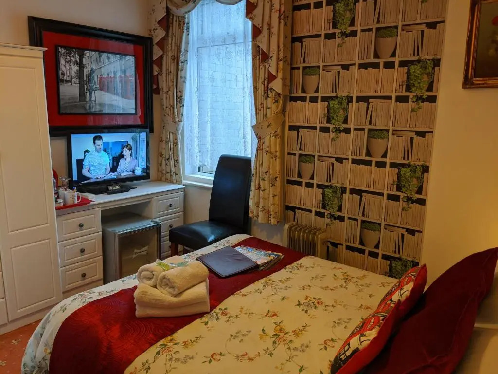 The New Guilderoy Hotel