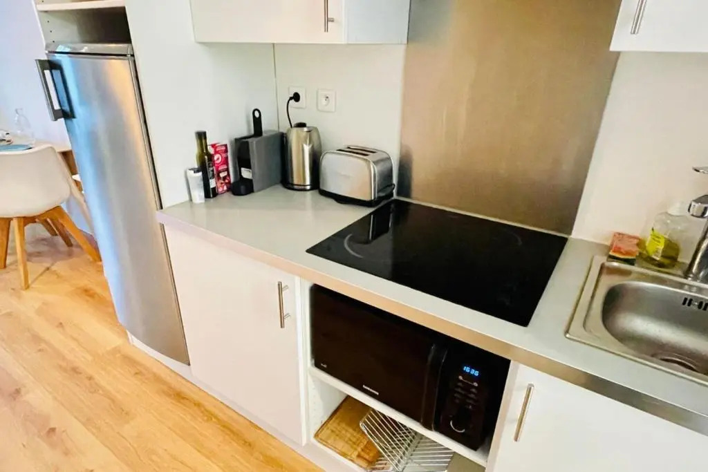 Furnished Studio in A Quiet Authentic Area Near All Amenities