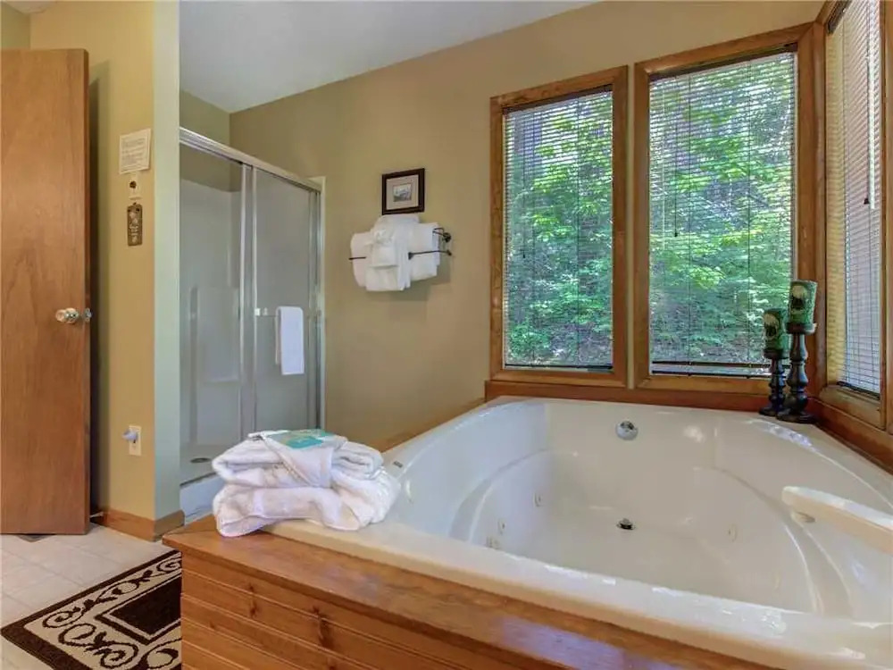Between Here and There 2 Bedroom Home with Hot Tub