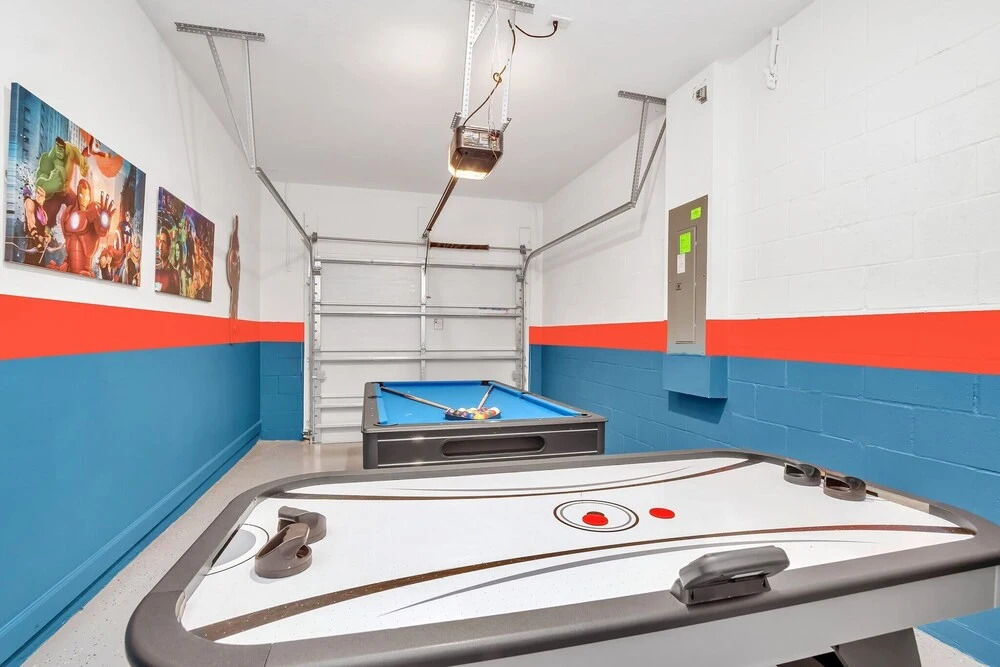 Minions, Star Wars & Frozen Rooms! With Game Room