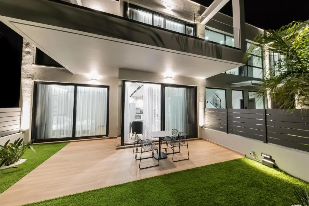 Vida Omirou Residences