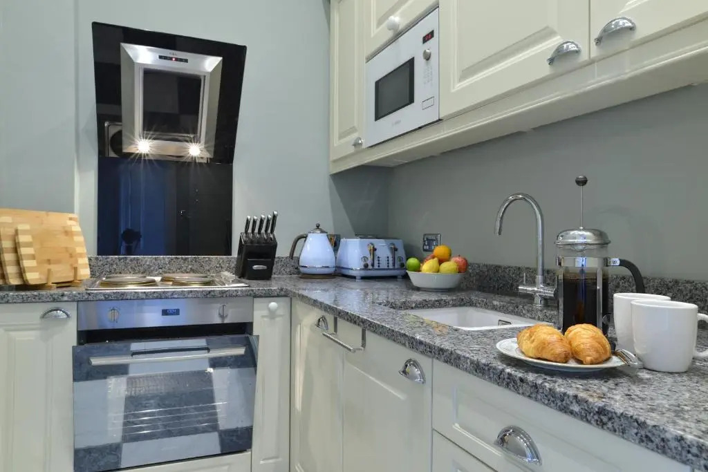 Flat 3, 6 Lypiatt Terrace Cheltenham Gloucestershire GL50 2SX
