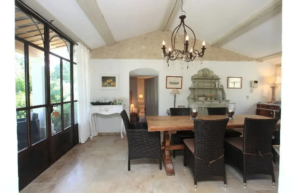 Provencal Villa in the Heart of the Luberon Scrubland