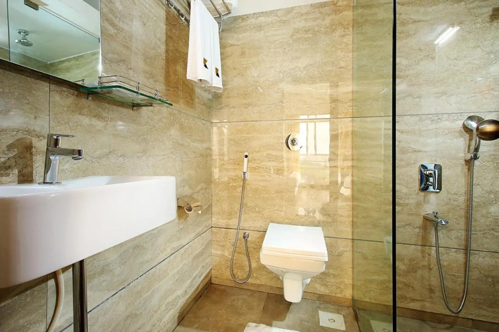Mumbai House Luxury Apartments, Santacruz East