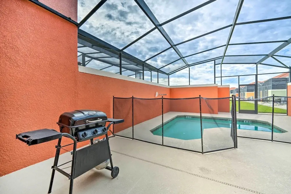 5 Mi to Disney: Paradise Palms Retreat w/ Lanai