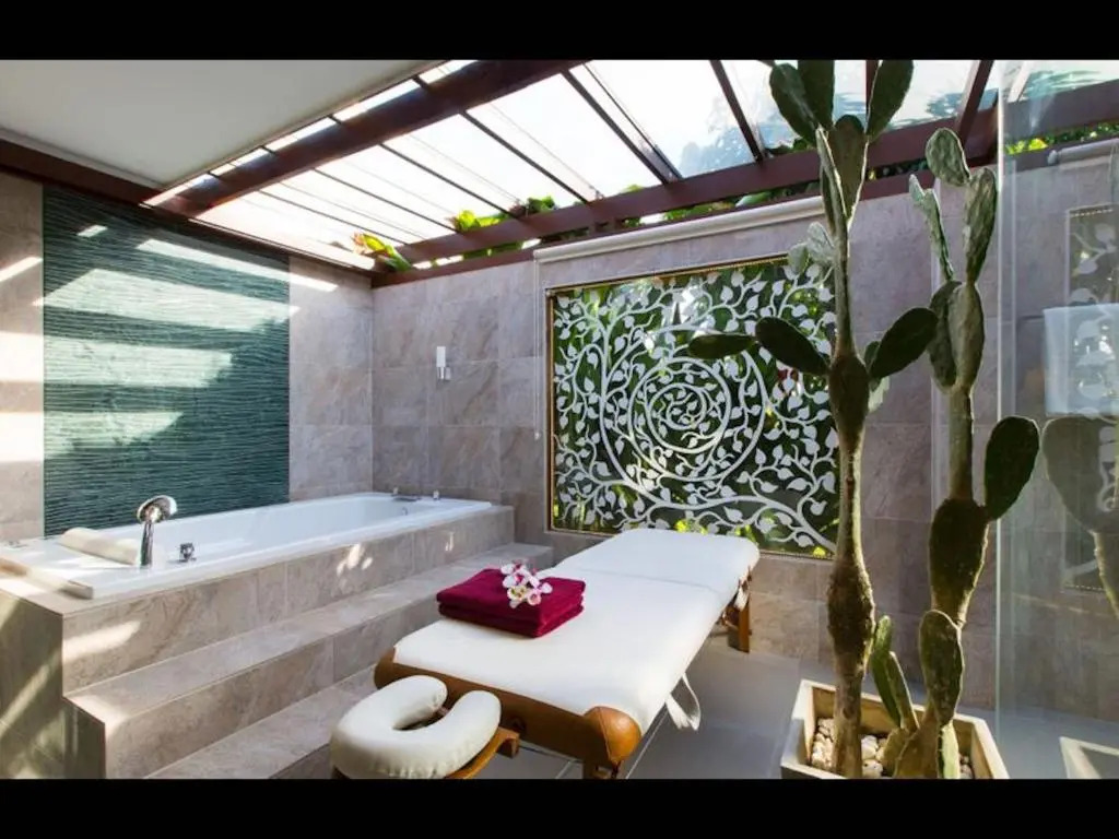 Dasiri Lakefront Villa Premium