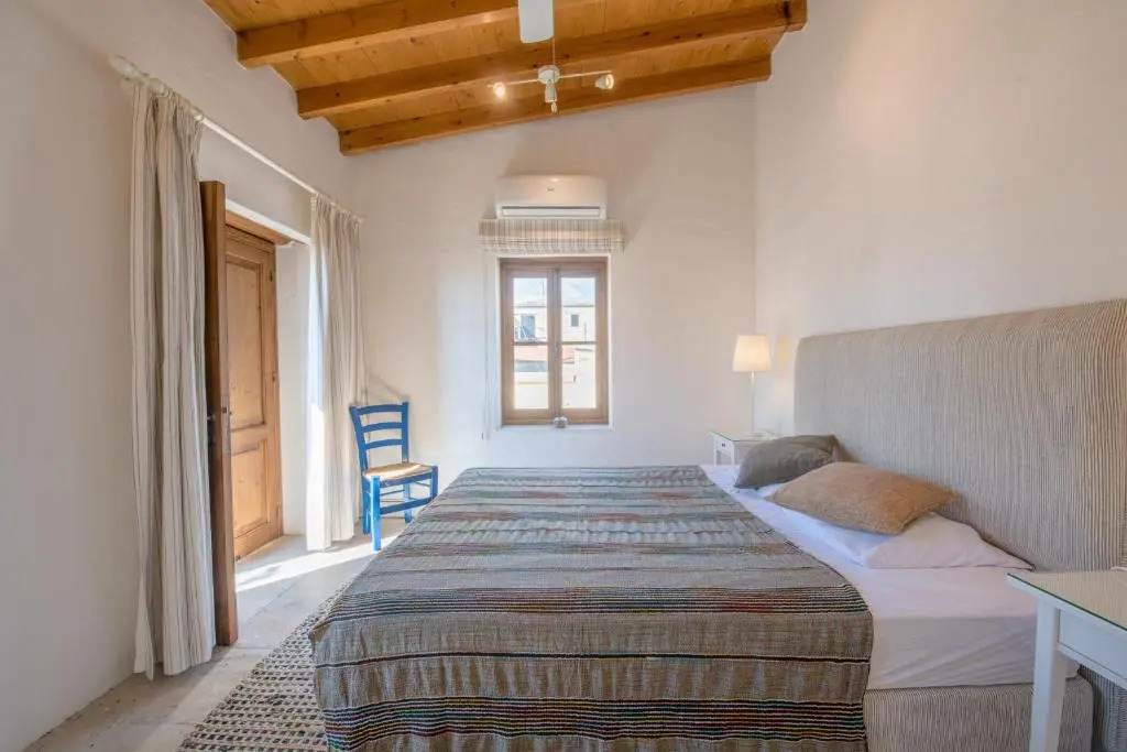 The Carob Tree Villa - Rustic Luxury Home With Access To Pool And Restaurant