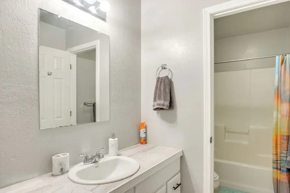 Ideally Located Lawton Retreat: 4 Mi to Fort Sill