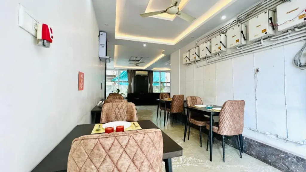 OYO 28208 99 Kombo Inn