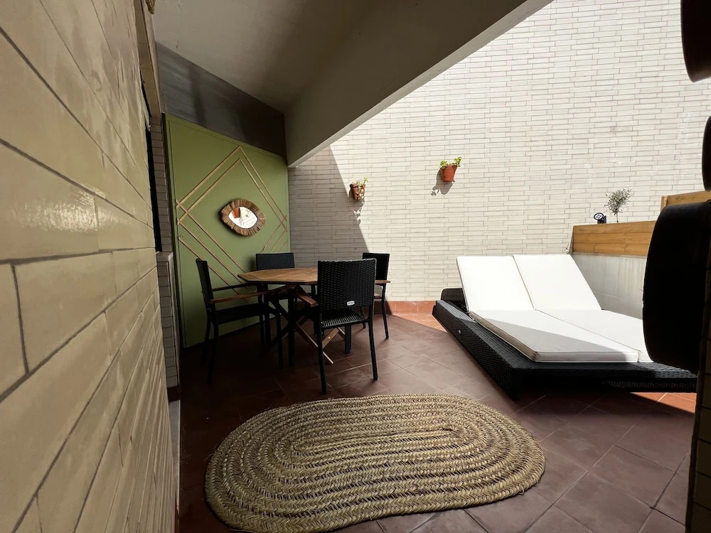 Villa Center