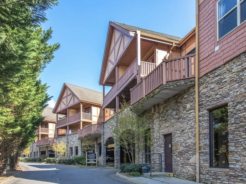 Higher Ground Condo with Mountain and Golf View